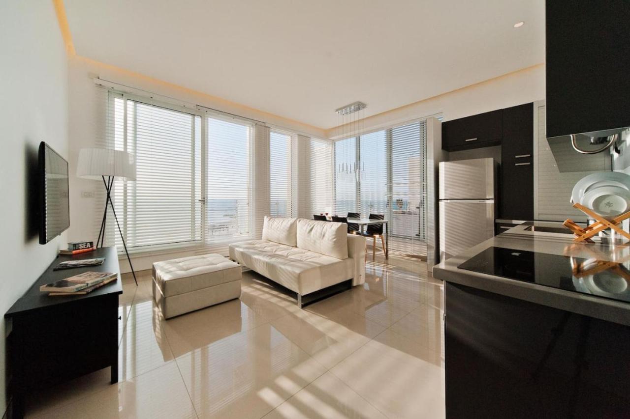 Beach And Sunset Panorama Apartment By Sea N' Rent Tel Aviv Buitenkant foto